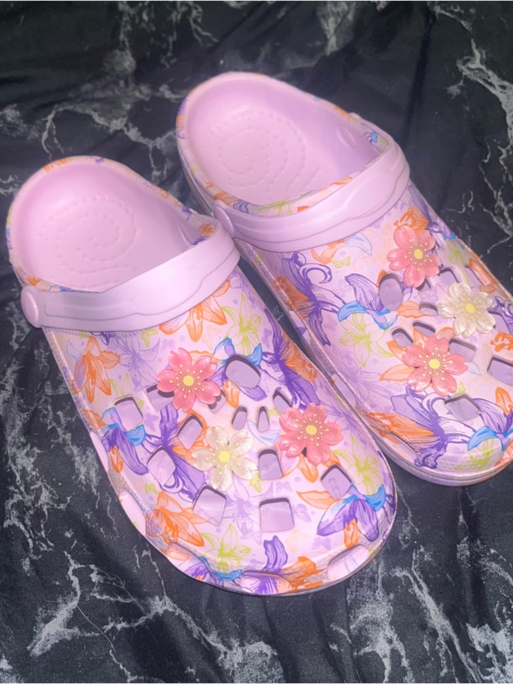 Lilac Floral Slip-On crocs Clogs with Flower blossom Charms w8 m6 (40)